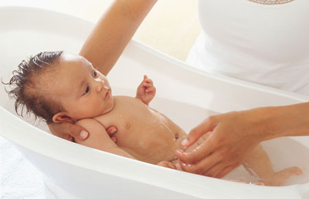 comment laver un bébé